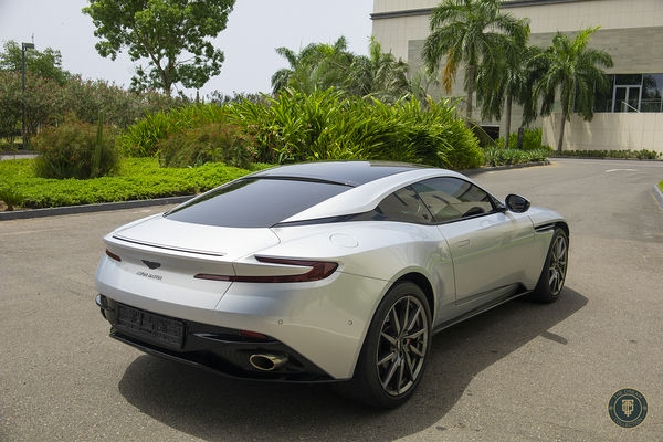 Aston Martin DB11 GT angle 6